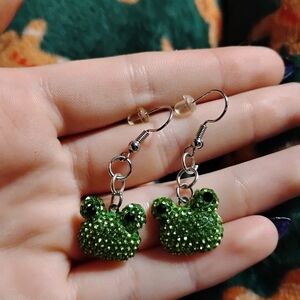 Handmade cute little green frog earring with rhinestones